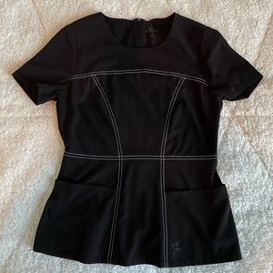 Jannuu contrast scrub top